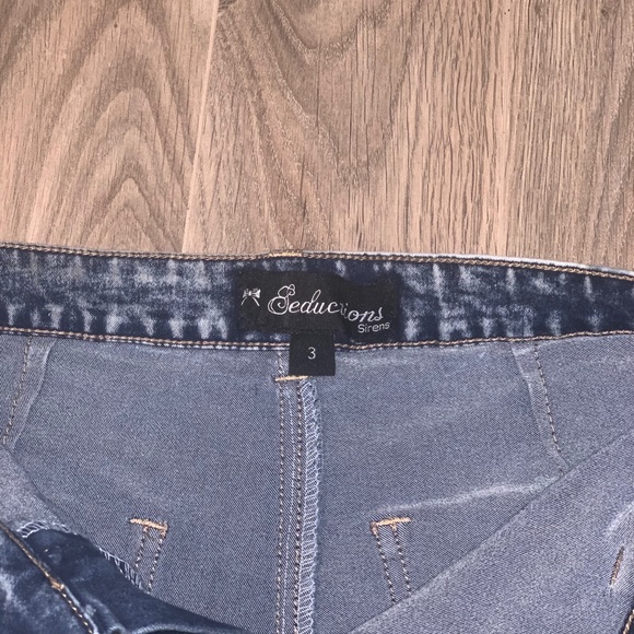 PERFECT CONDITION Jean shorts - Picture 4 of 4
